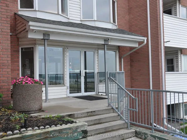 126 Bell Farm Rd #416, Barrie, ON L4M 6J3