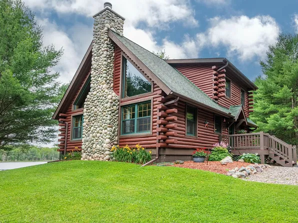 2626 Victory Ln, Eagle River, WI 54521