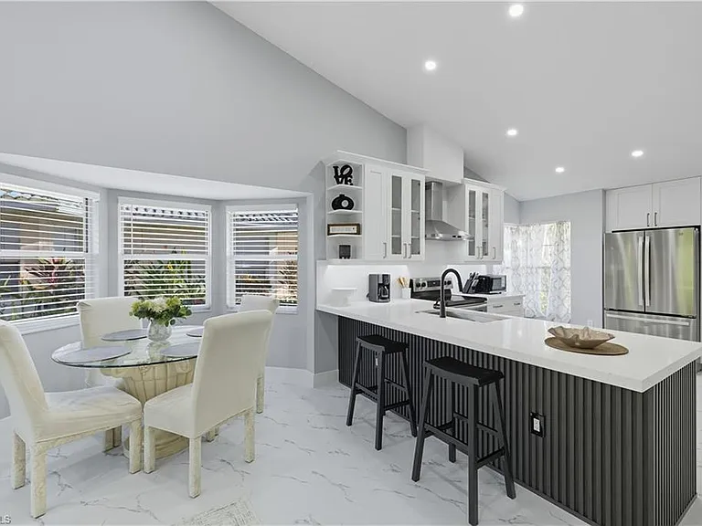 3605 Corinthian Way — Photo 3