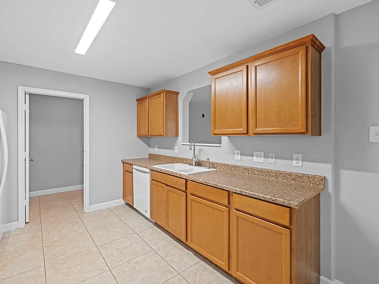 9002 Kerry Prairie Ln — Photo 7