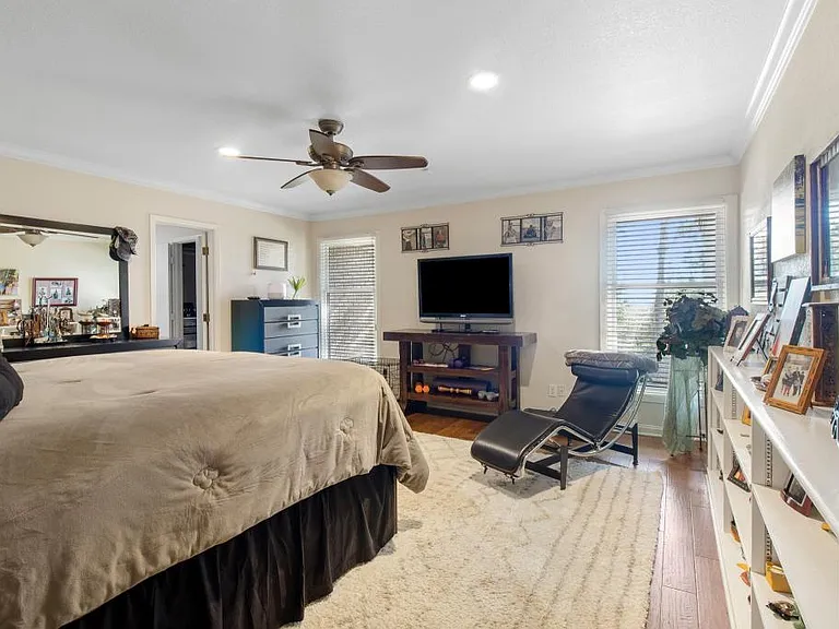 905 Crowley Rd — Photo 10