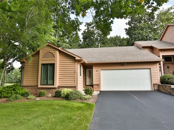 2 Whittlebury Dr #Pvt, Rochester, NY 14612