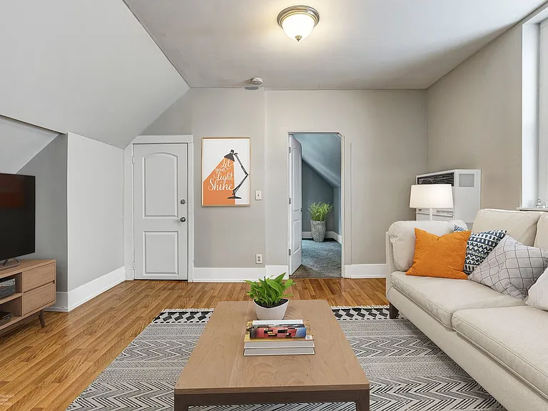 2041 W Rice St #2 — Photo 3