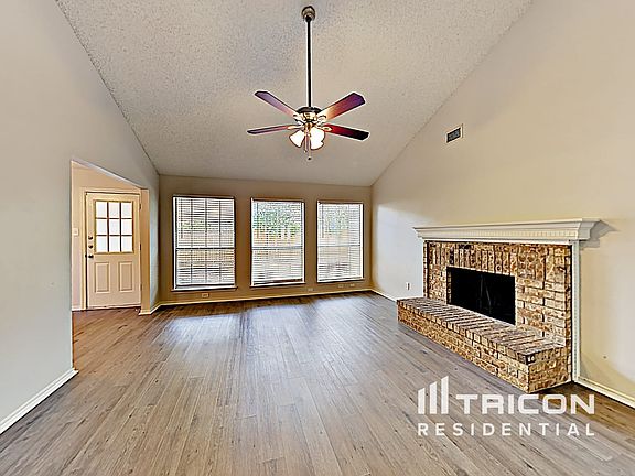 5th image of 2819 Harvard Dr