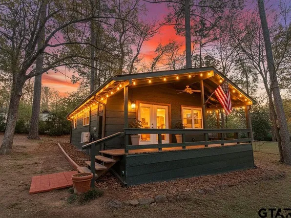 212 Canyon Dr, Lindale, TX 75771