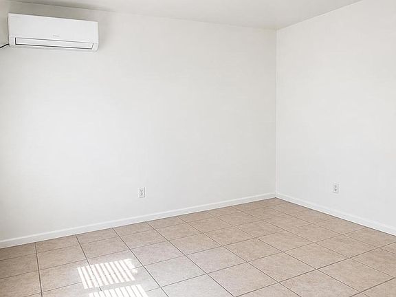 3rd image of 343 W Tramview Rd