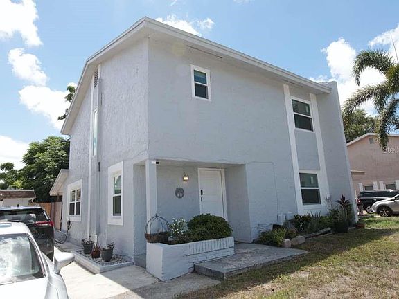2nd image of 2073 San Sebastian Way N