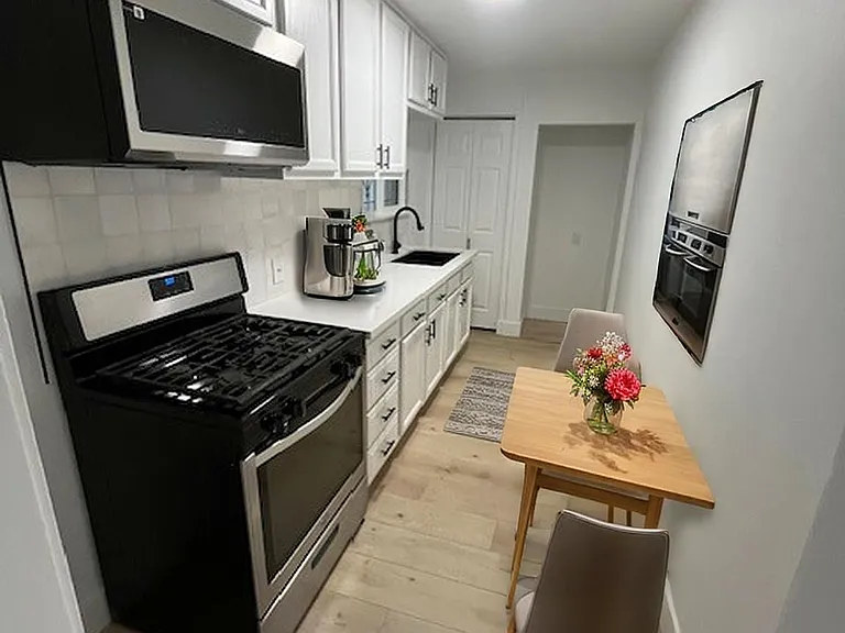 109 E Alberta St — Photo 2