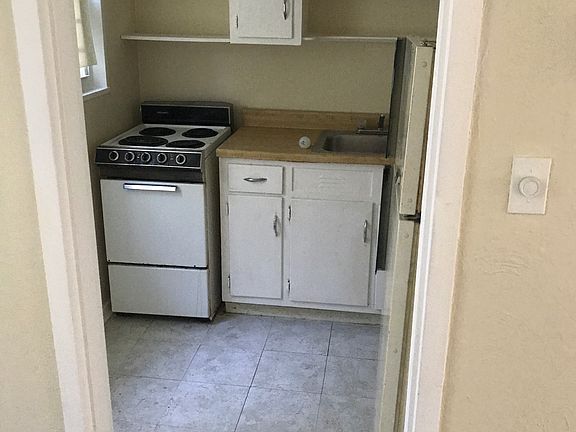 3rd image of 521 Kenwood Dr #M5