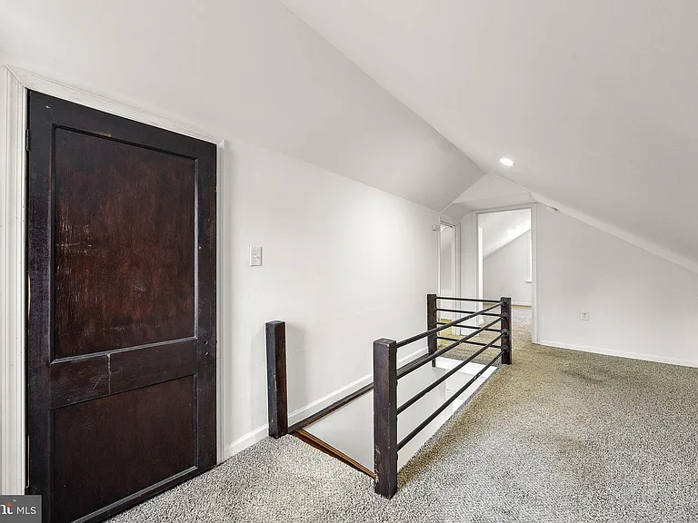 101 Curtis Ave — Photo 12