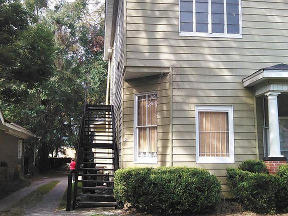 entrance stairs into apartment