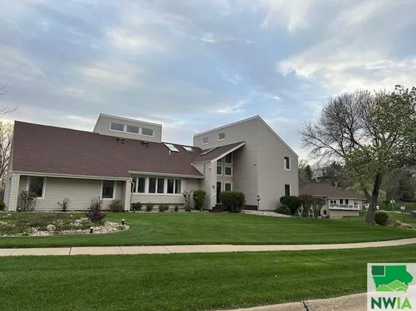 4 Deer Haven Dr, Sioux City, IA 51104