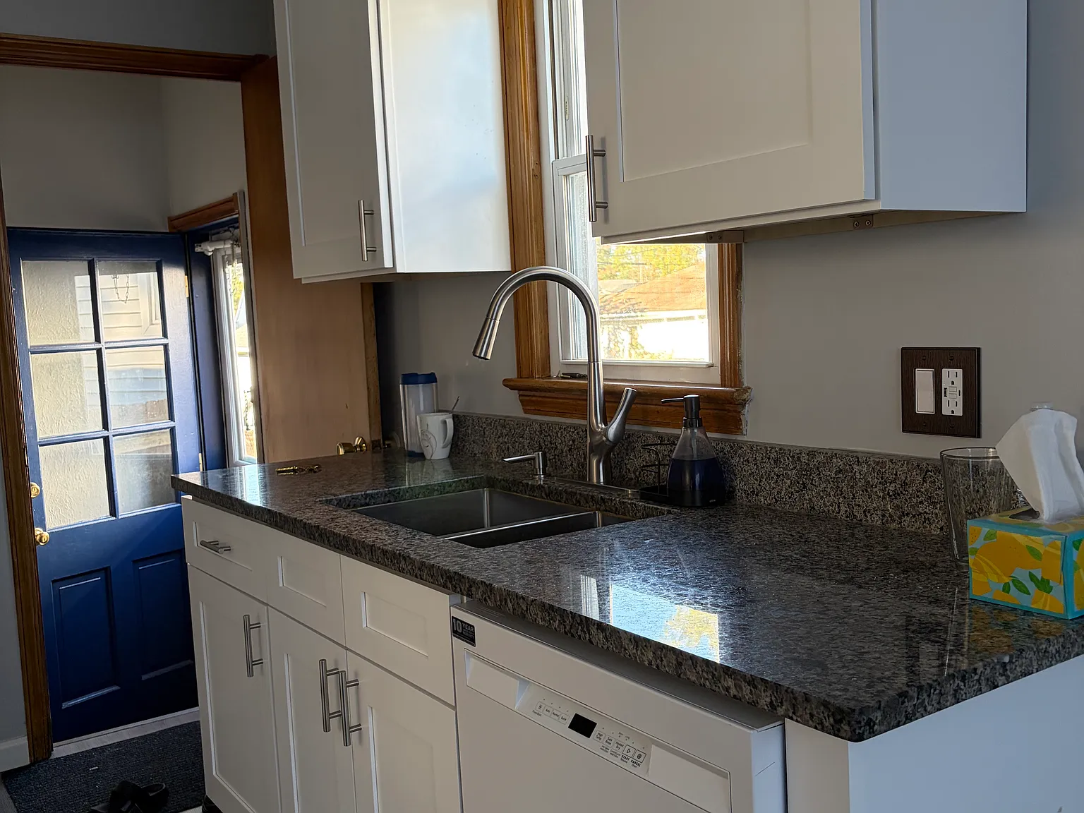 3 bed, 1064 sqft, $1,800 — Photo 4
