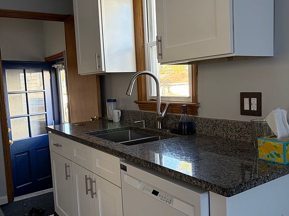 4th image of 8318 Fernhill Ave