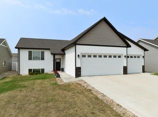 53 Mulberry Loop NE, Minot, ND 58703