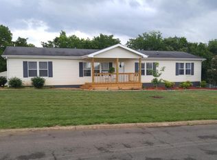 145 Twelve Oaks Dr, Madisonville, TN 37354