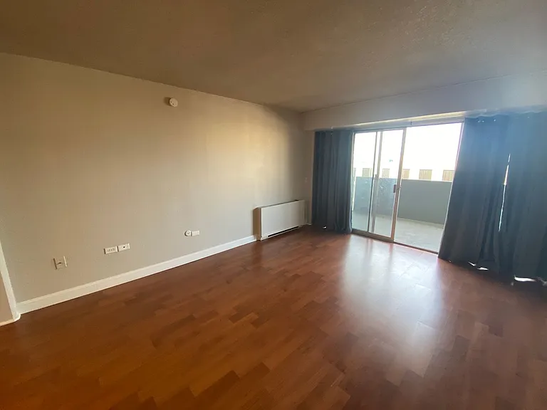 909 Logan St #11E — Photo 5