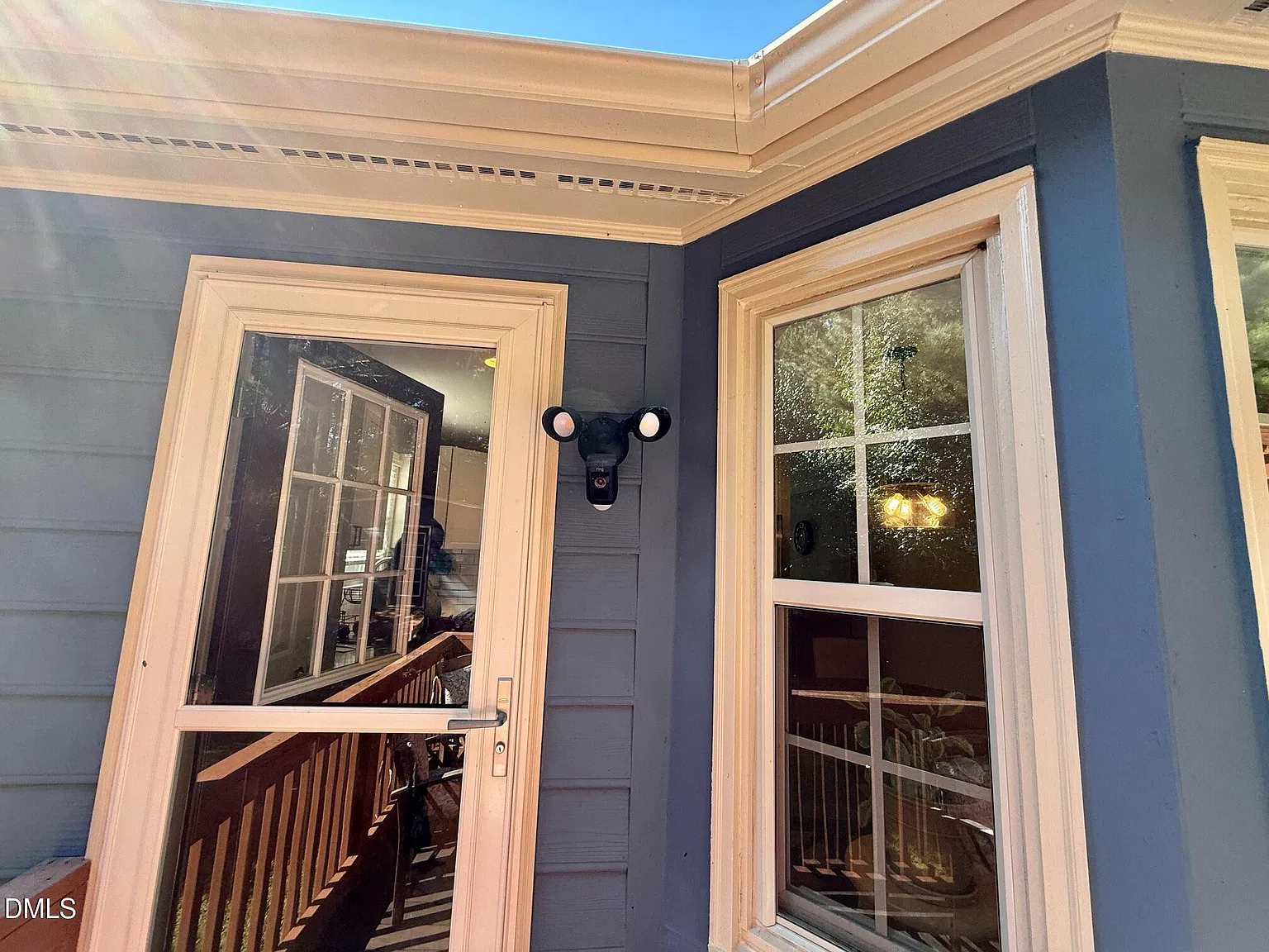 3 bed, 2.0 bath, 1225 sqft, $1,900 — Photo 3