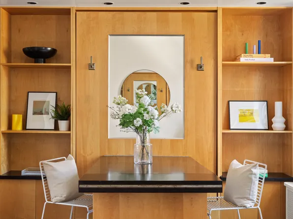 61 Horatio Street image 1 of 12