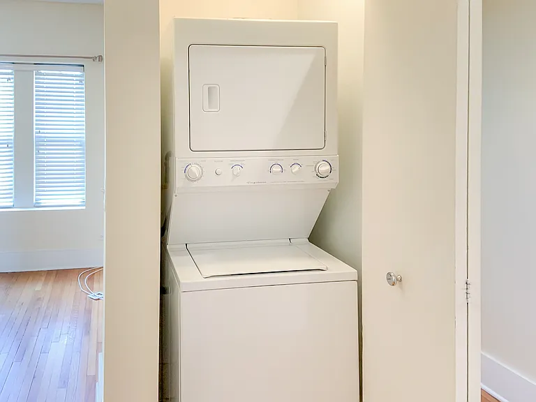 3453 1/2 N Wolcott Ave #3 — Photo 7