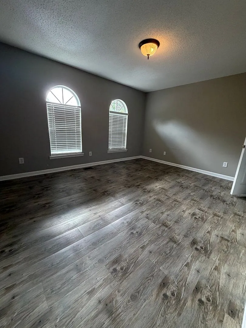 3 bed 2.5 bath Townhome — Photo 3