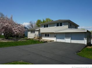 7 Hang Dog Ln, Wethersfield, CT 06109