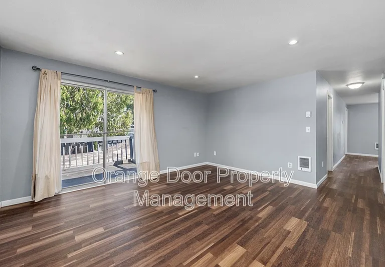 1613 Wheeler St S — Photo 2