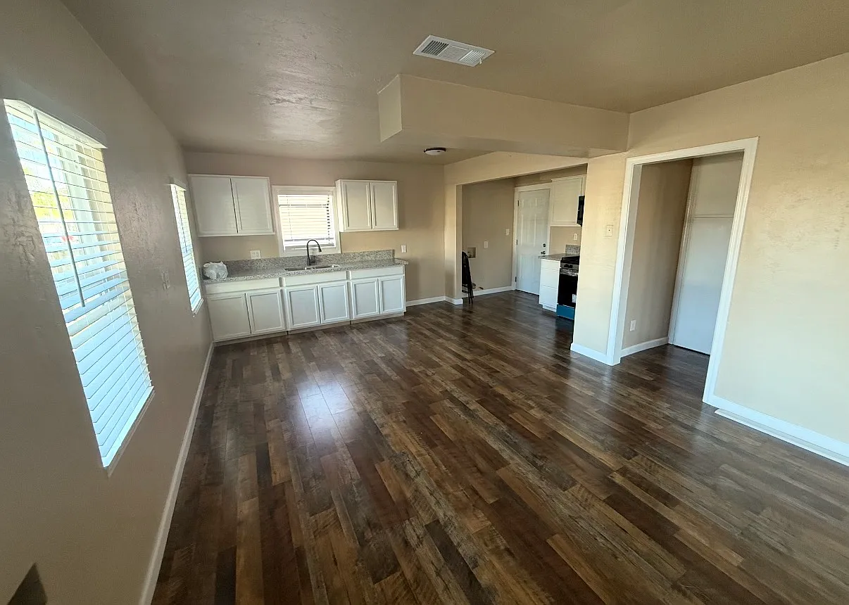 3 bed, 1185 sqft, $1,800 — Photo 2