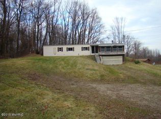 1525 Mixer Rd, Hastings, MI 49058