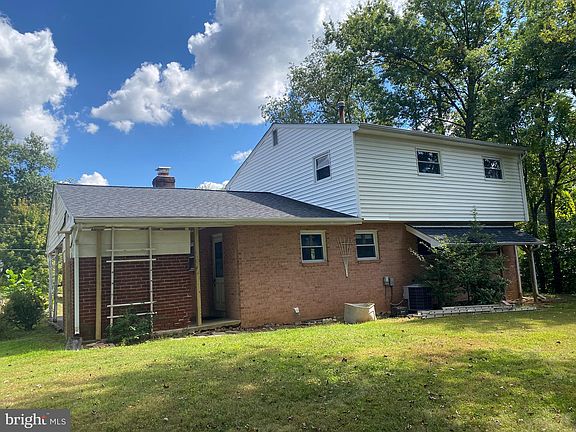 4th image of 2890 Balmoral Dr