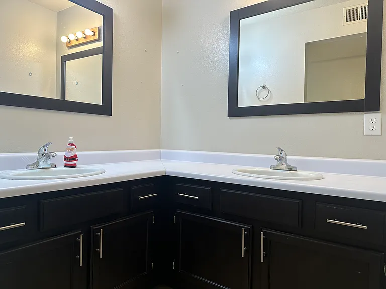 9439 Osuna Pl NE — Photo 14