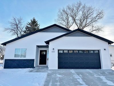 601 13th Ave SW, Minot, ND, 58701