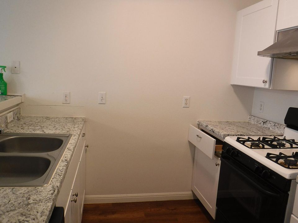 2nd image of 1500 Zephyr Ln #1500