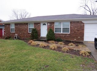403 Mills Ln, New Albany, IN 47150