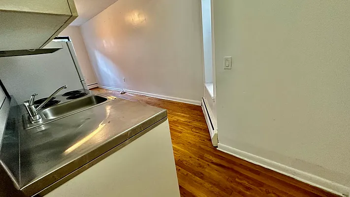 Rented by HOLTON REAL ESTATE INC. | media 4