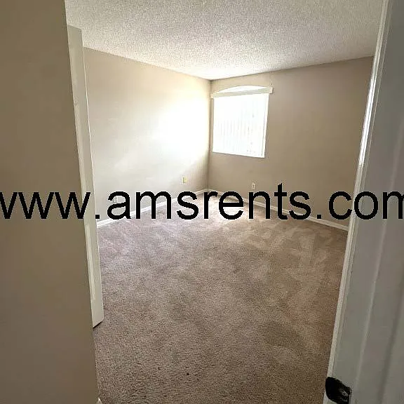 2404 Condado Ct — Photo 31