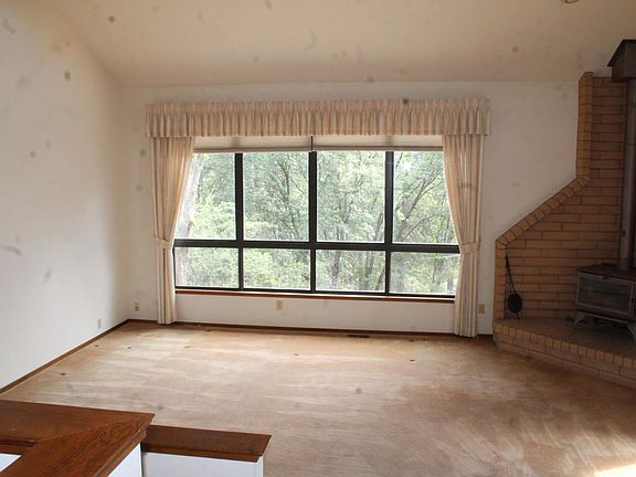 4th image of 16147 Tina Ct