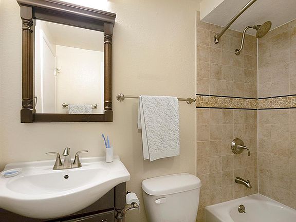 4th image of 222 Logan St #208