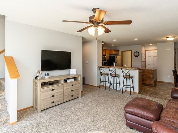 3rd image of 176 War Admiral Ln