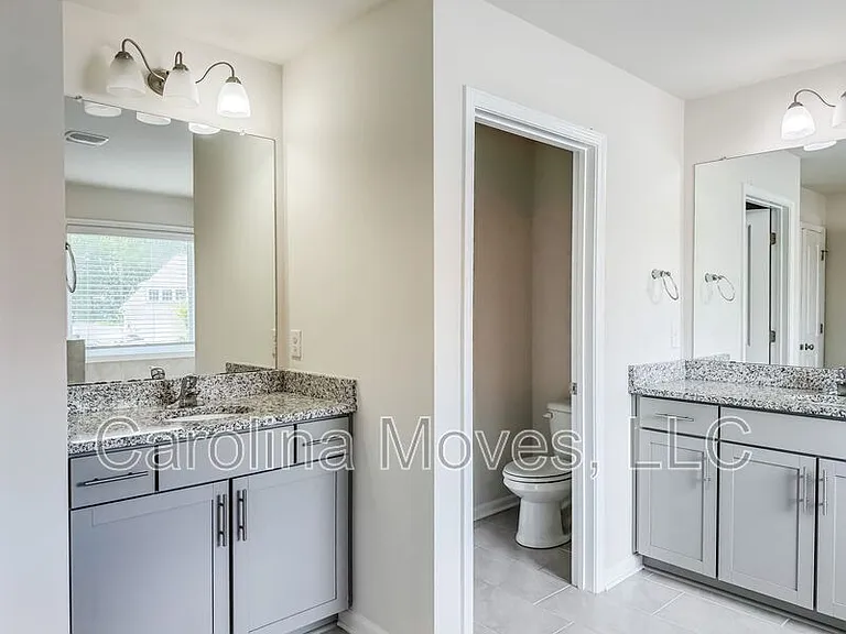 400 Raleighwood Ln — Photo 13