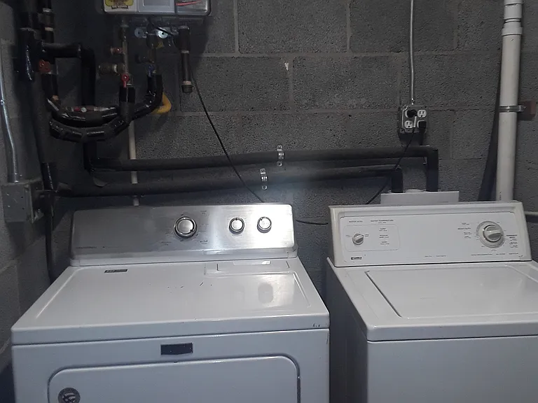 W/d, tankless gas water heater