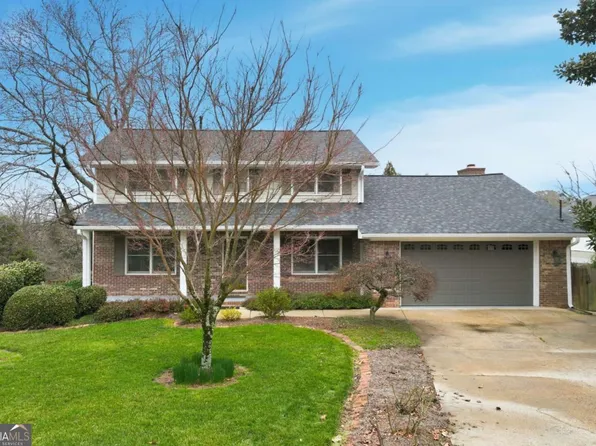 1582 Riverside Dr, Gainesville, GA 30501