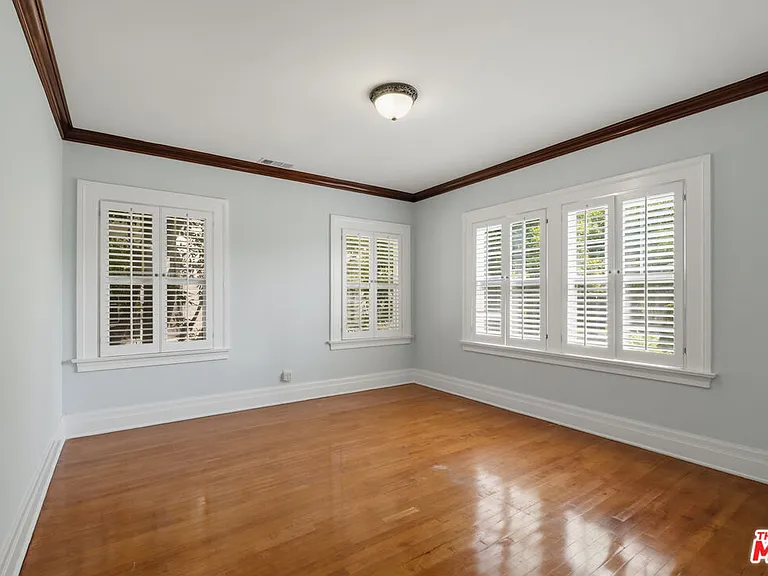 317 S Norton Ave — Photo 37
