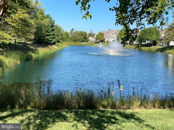 352 Primrose Dr, Lansdale, PA 19446