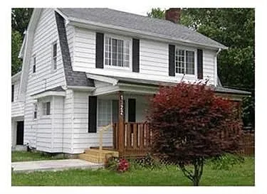 1322 Churchill Rd photo 1