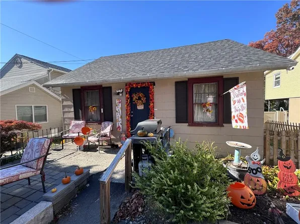 27 Windermere Avenue, Greenwood Lake, NY 10925
