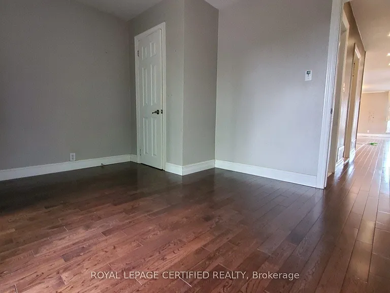 18 Maywood Park — Photo 5