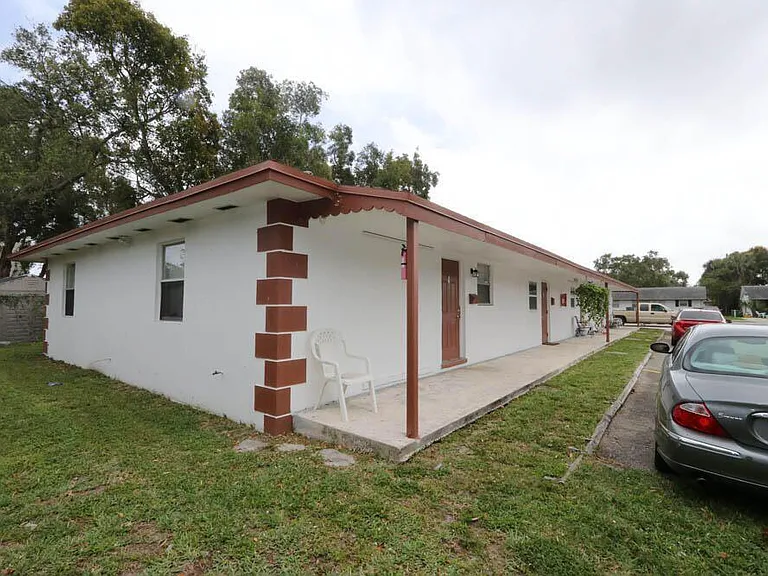 327 Silver Beach Rd #3 — Photo 2