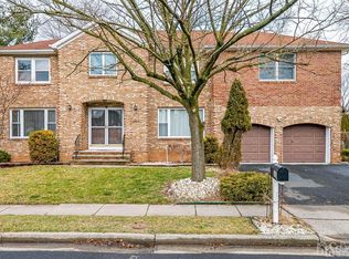 360 McKinley Ave, Edison, NJ 08820