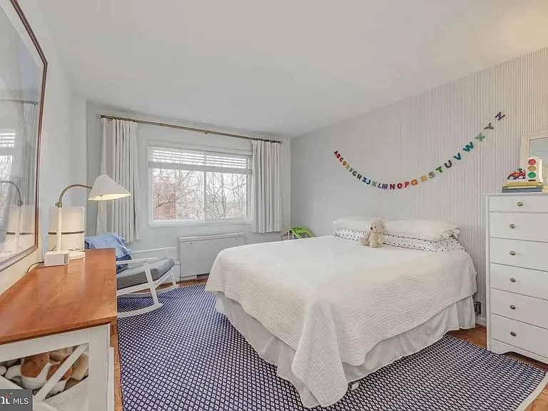 4800 Chevy Chase Dr #403 — Photo 10
